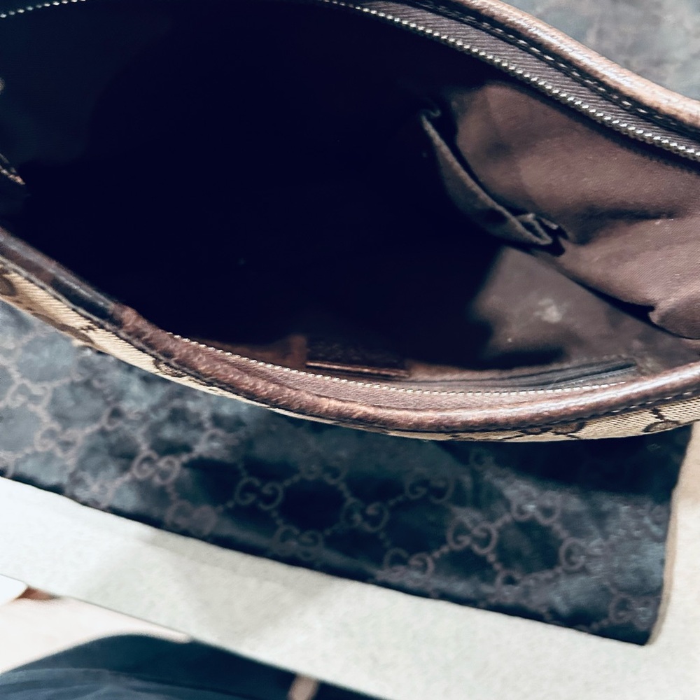 Genuine Gucci Bag with storage bag. 12 x 9 1/2 x 9. - Picture 7 of 12